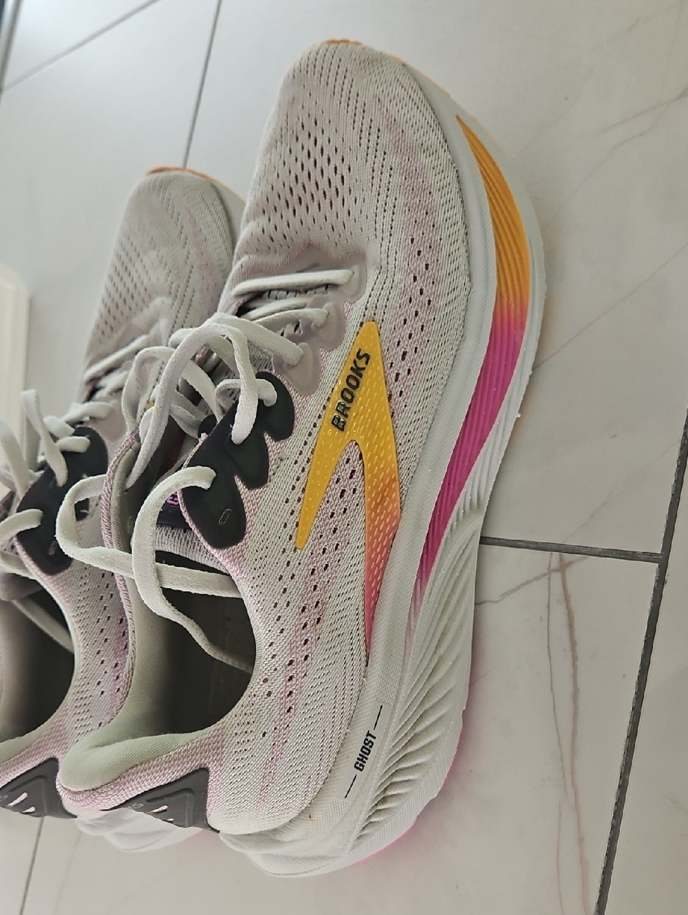 Brooks Women’s White Running Shoes with Yellow & Pink Gradient Accent